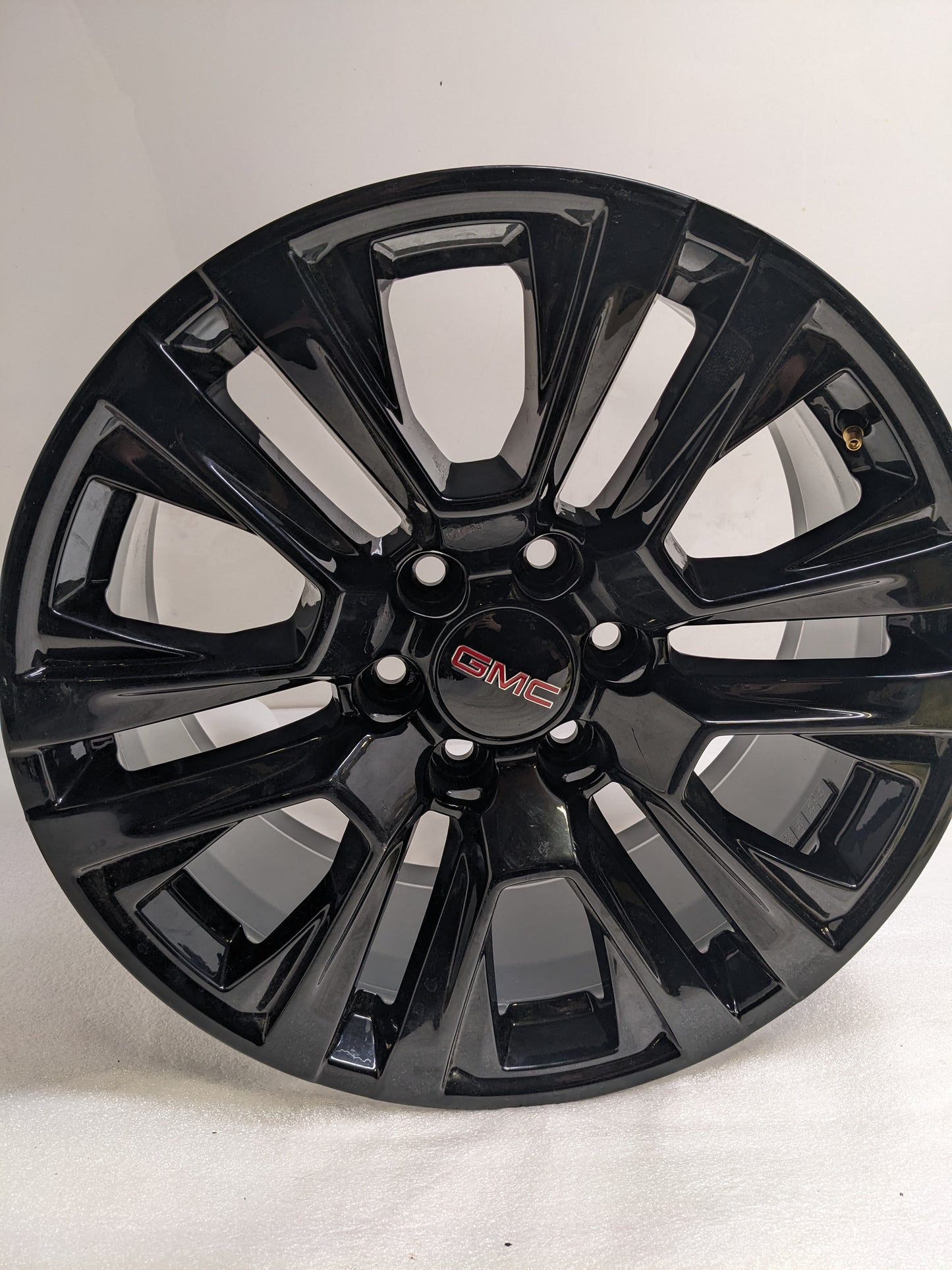 GMC 5917 SIERRA 1500 2019-2024 20X9 28MM 6X5.5 GLOSS BLACK WHEEL NEW B2