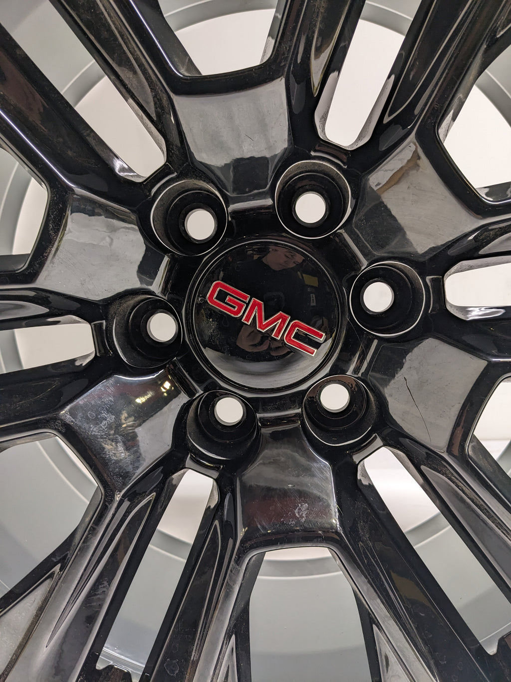 GMC 5917 SIERRA 1500 2019-2024 20X9 28MM 6X5.5 GLOSS BLACK WHEEL NEW B2