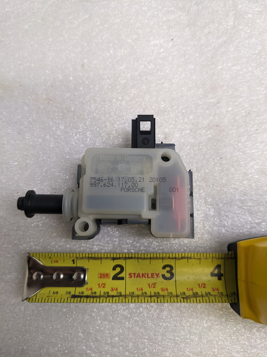 PORSCHE 99762411700 HOOD TRUNK LATCH ACTUATOR FOR 2007-2011 BOXSTER/CAYMAN NEW R23T2