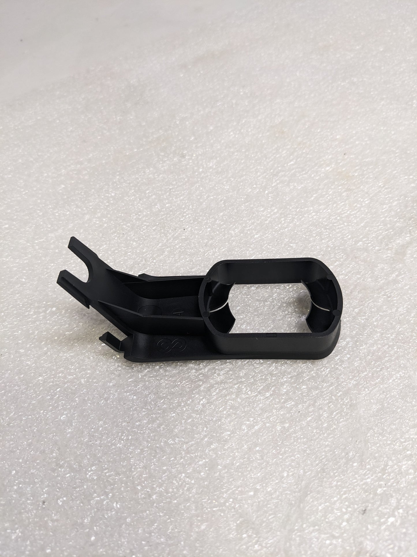 PORSCHE 95562818900 SUPPORT JET CARRIER FOR 2008-2010 CAYENNE NEW R23T2