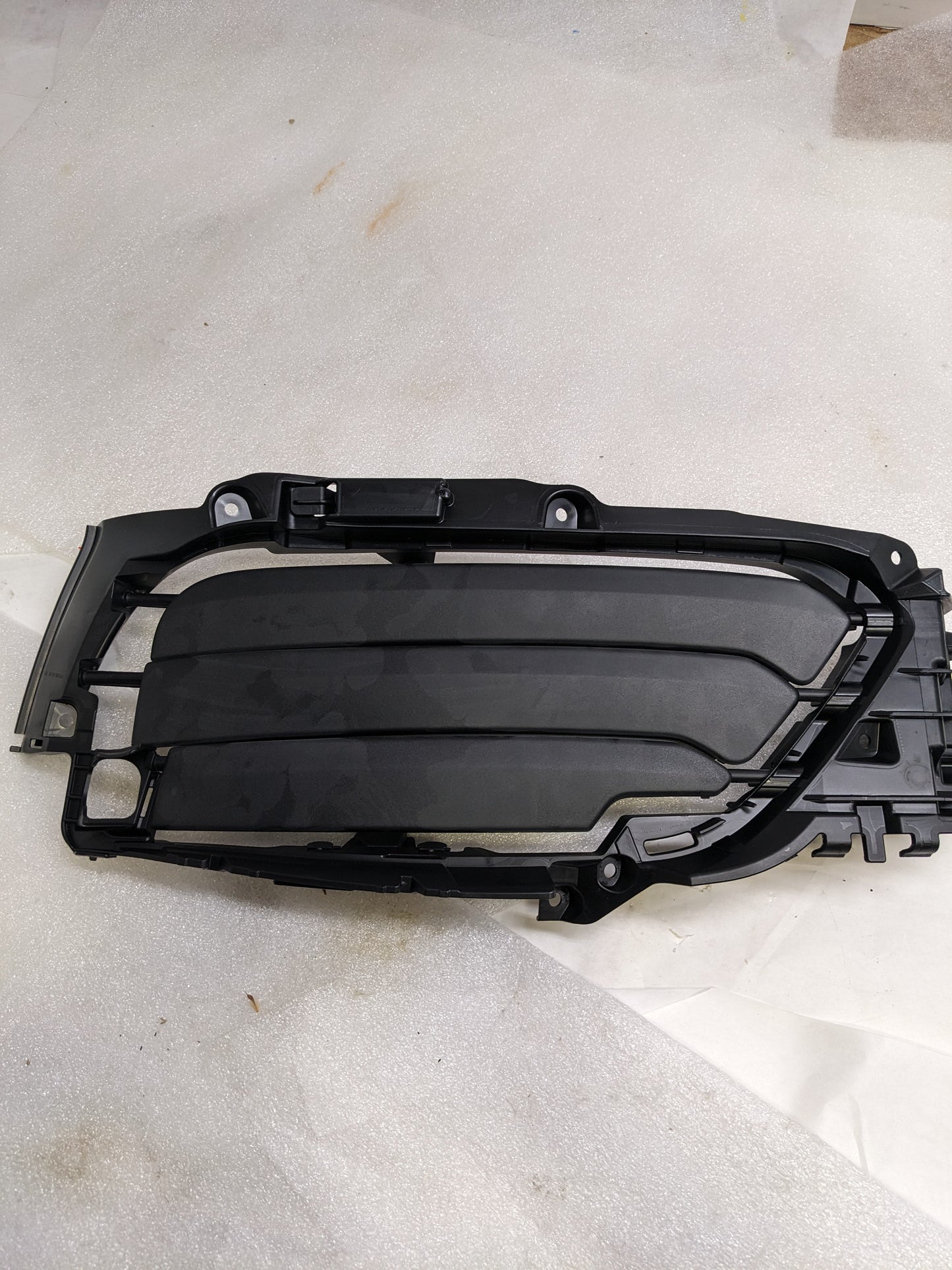 PORSCHE  99150556701OK1 RADIATOR SHUTTER ASSEMBLY LEFT FOR 2016-2019 911 NEW SR