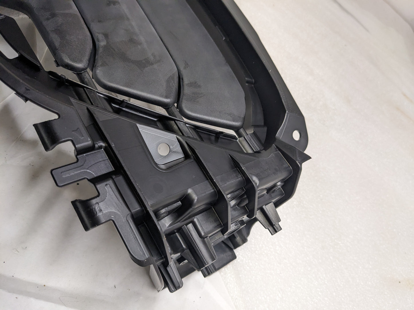PORSCHE  99150556701OK1 RADIATOR SHUTTER ASSEMBLY LEFT FOR 2016-2019 911 NEW SR