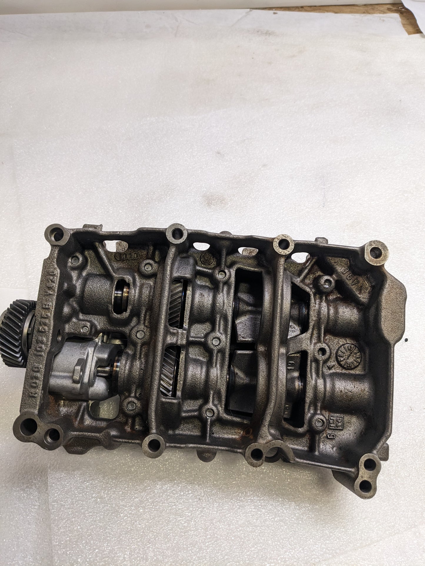 VW/AUDI 03Q103537B ENGINE OIL PUMP BALANCE SHAFT WITH OIL PUMP PICKUP TUBE A6 C6 I2