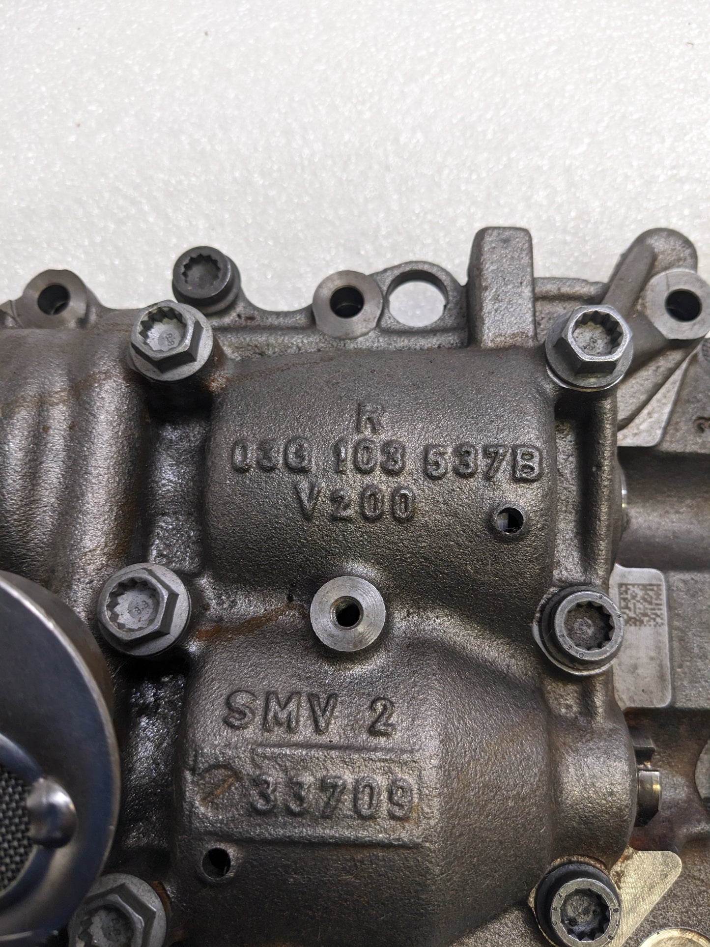 VW/AUDI 03Q103537B ENGINE OIL PUMP BALANCE SHAFT WITH OIL PUMP PICKUP TUBE A6 C6 I2