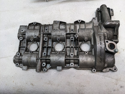 PORSCHE 9961041391R/9961042270R CYLINDER HEAD W/ CYLINDER HEAD COVER FOR 1997-1999 BOXSTER CONVERTIBLE USED B2