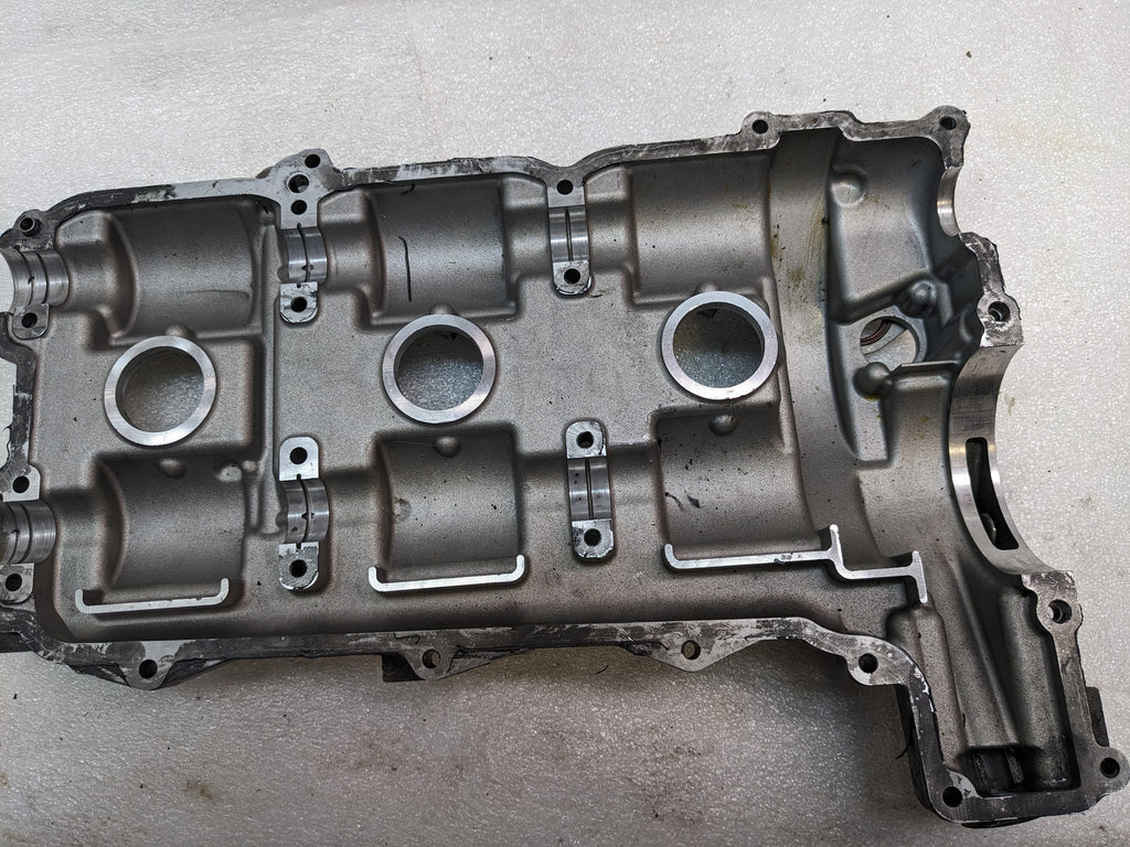 PORSCHE 9961041391R/9961042270R CYLINDER HEAD W/ CYLINDER HEAD COVER FOR 1997-1999 BOXSTER CONVERTIBLE USED B2