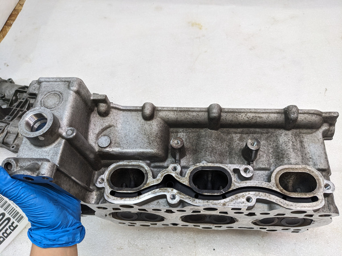 PORSCHE 9961041391R/9961042270R CYLINDER HEAD W/ CYLINDER HEAD COVER FOR 1997-1999 BOXSTER CONVERTIBLE USED B2
