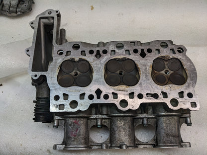 PORSCHE 9961041391R/9961042270R CYLINDER HEAD W/ CYLINDER HEAD COVER FOR 1997-1999 BOXSTER CONVERTIBLE USED B2