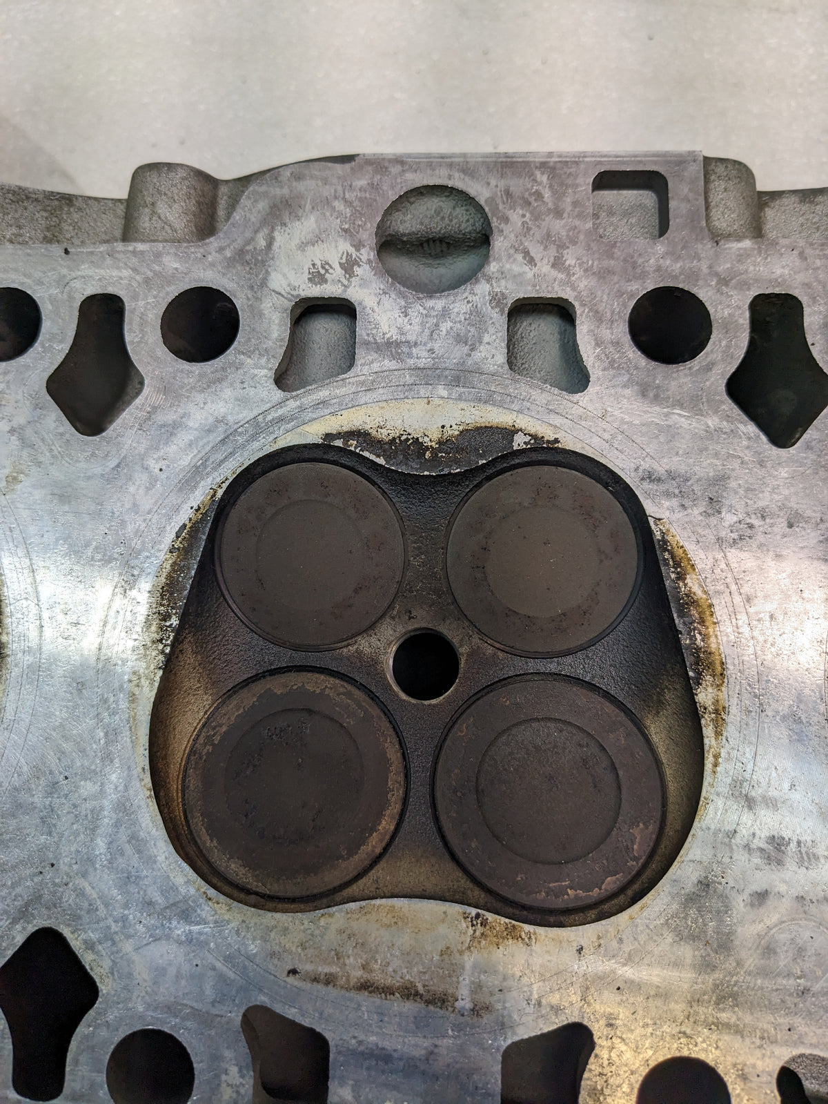 PORSCHE 9961041391R/9961042270R CYLINDER HEAD W/ CYLINDER HEAD COVER FOR 1997-1999 BOXSTER CONVERTIBLE USED B2