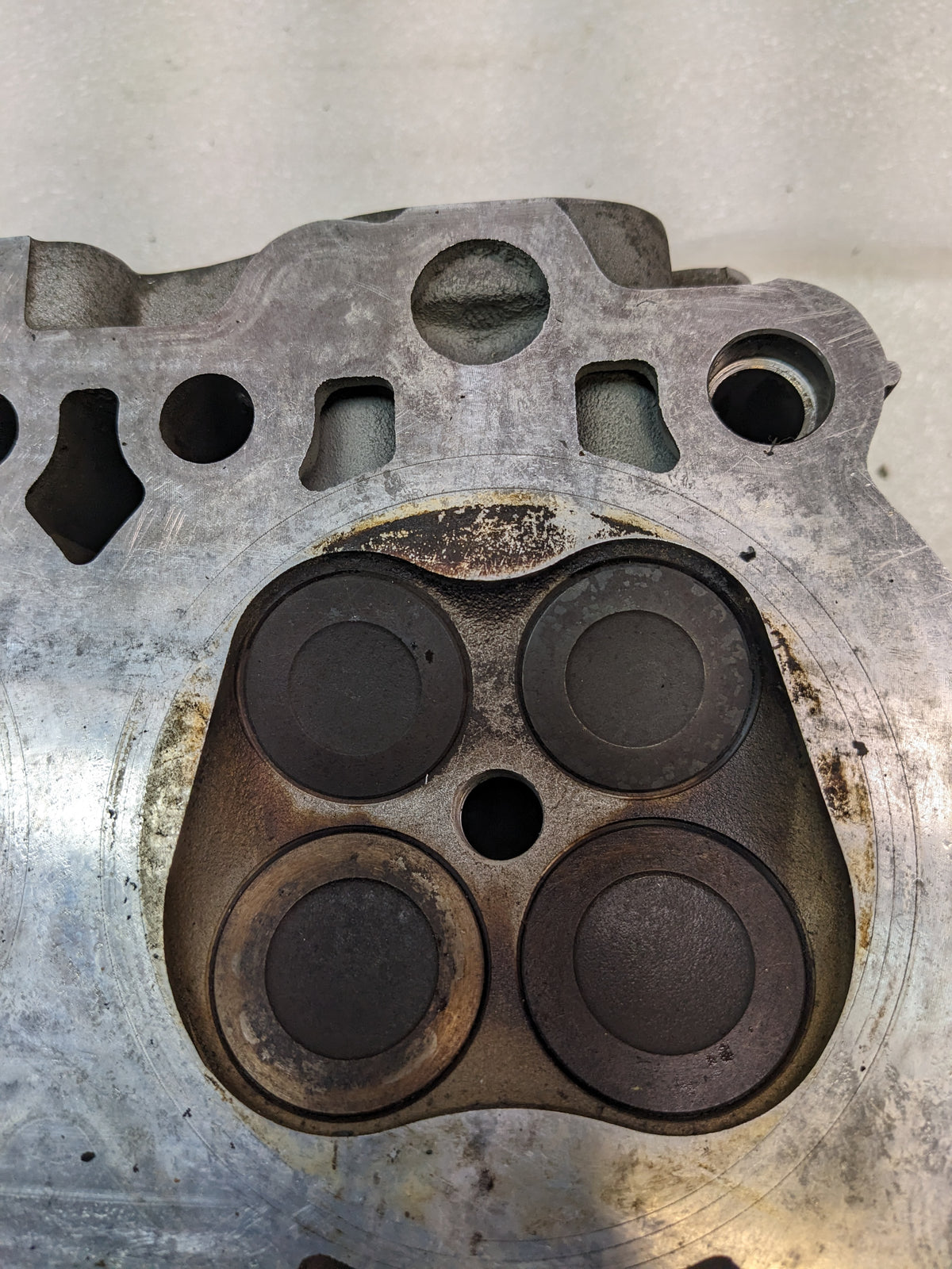 PORSCHE 9961041391R/9961042270R CYLINDER HEAD W/ CYLINDER HEAD COVER FOR 1997-1999 BOXSTER CONVERTIBLE USED B2