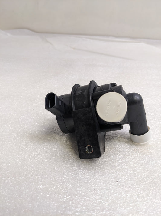 PORSCHE 95557215003 WATER PUMP FOR 2003-2006 CAYENNE NEW R23T2