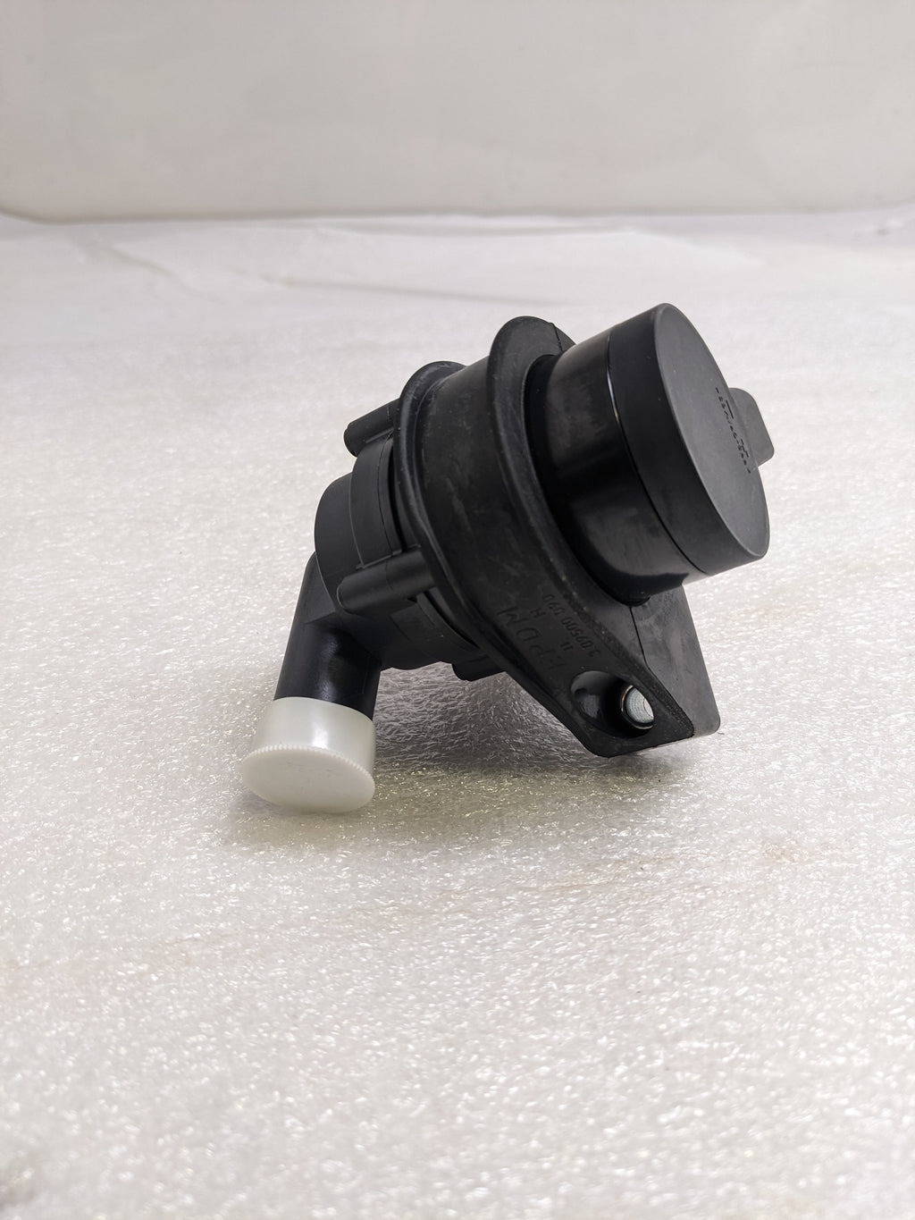 PORSCHE 95557215003 WATER PUMP FOR 2003-2006 CAYENNE NEW R23T2
