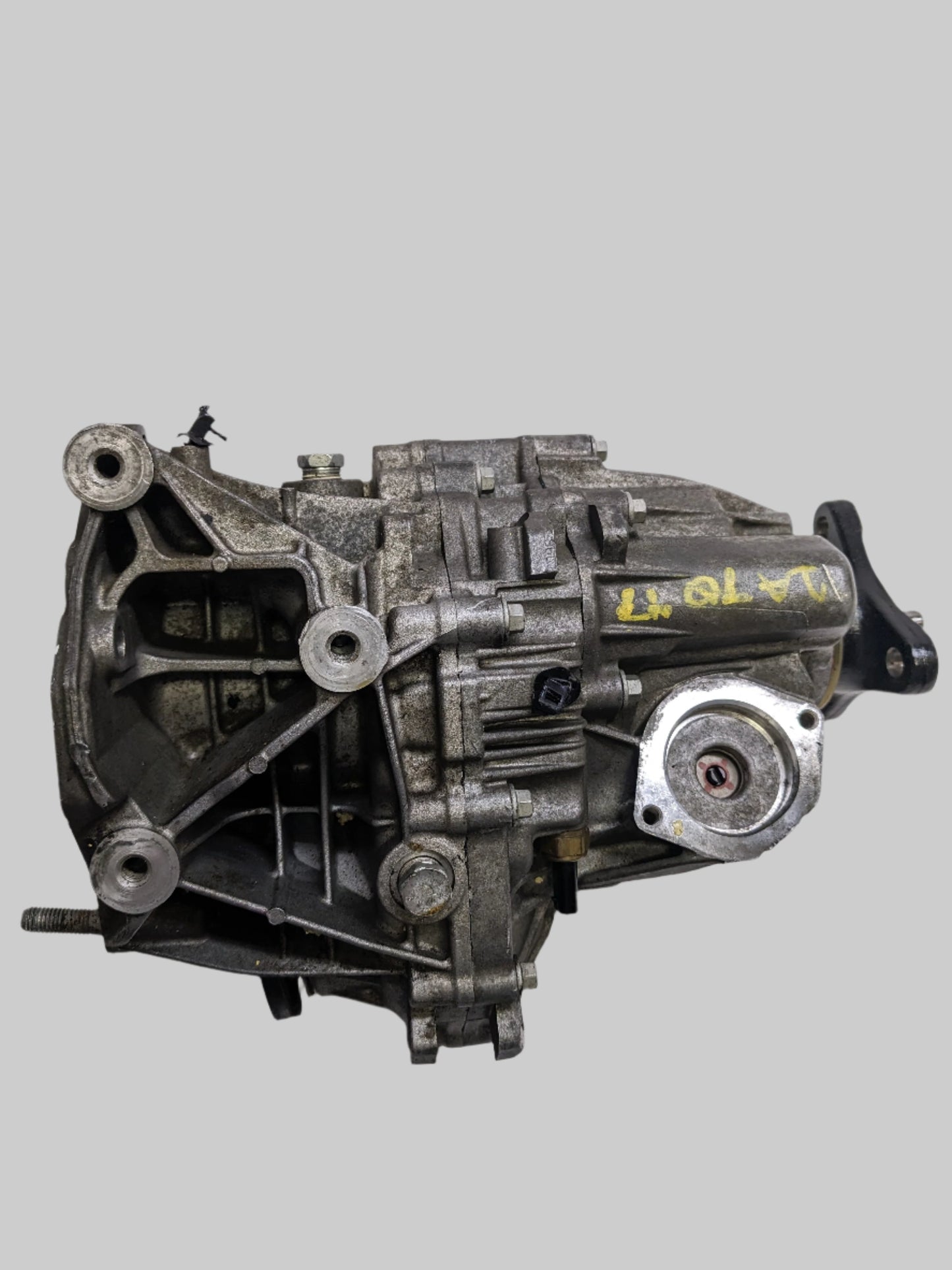 CADILLAC 23358799 AUTOMATIC TRANSMISSION TRANSFER CASE FOR 2016-2019 CADILLAC CT6 USED I2