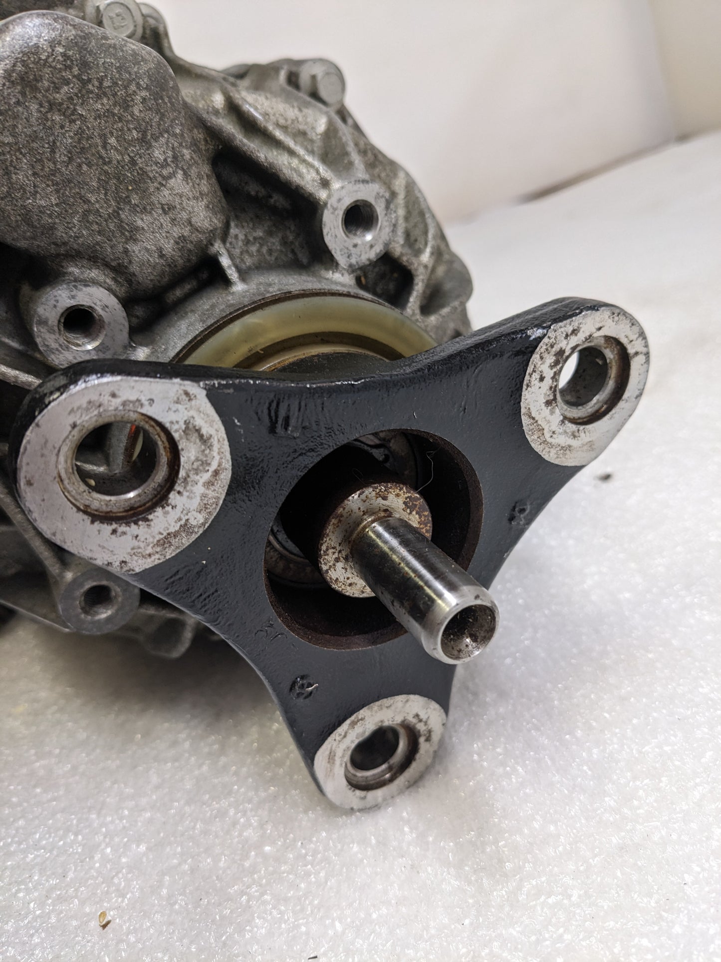 CADILLAC 23358799 AUTOMATIC TRANSMISSION TRANSFER CASE FOR 2016-2019 CADILLAC CT6 USED I2