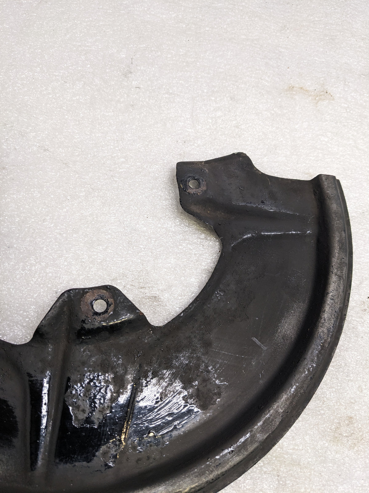 PORSCHE 9643518402 RIGHT BRAKE DUST SHIELD FOR 964 USED R24T4