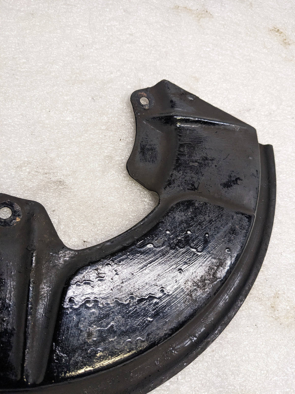 PORSCHE 9643518402 RIGHT BRAKE DUST SHIELD FOR 964 USED R24T4