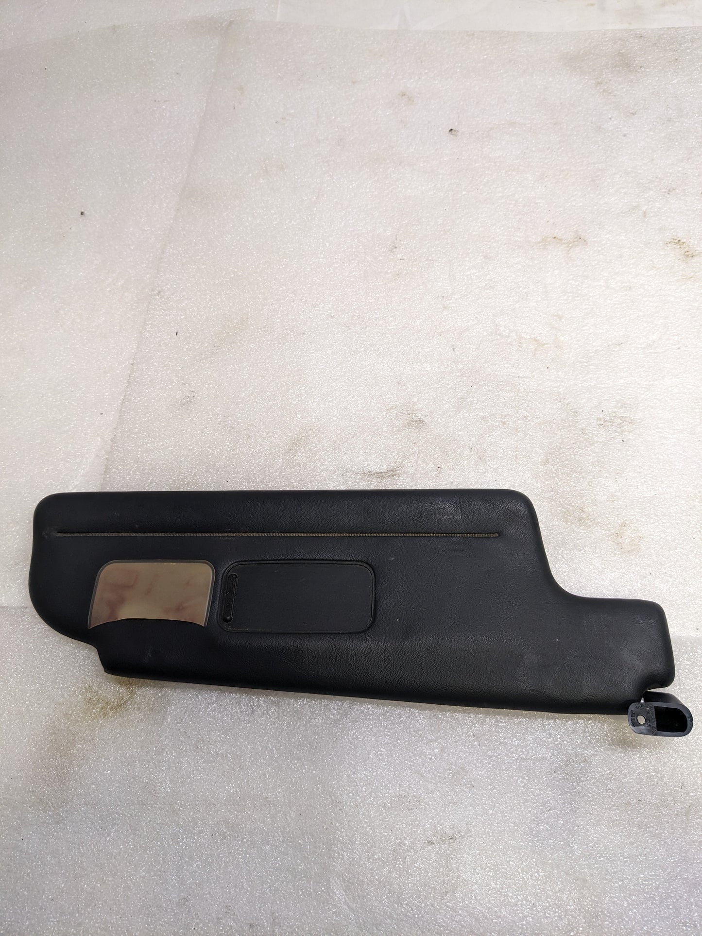 PORSCHE 96473103142/43 SUN VISOR BLACK FOR 1993-1995 968 BASE CONVERTIBLE RIGHT SIDE USED R24T5
