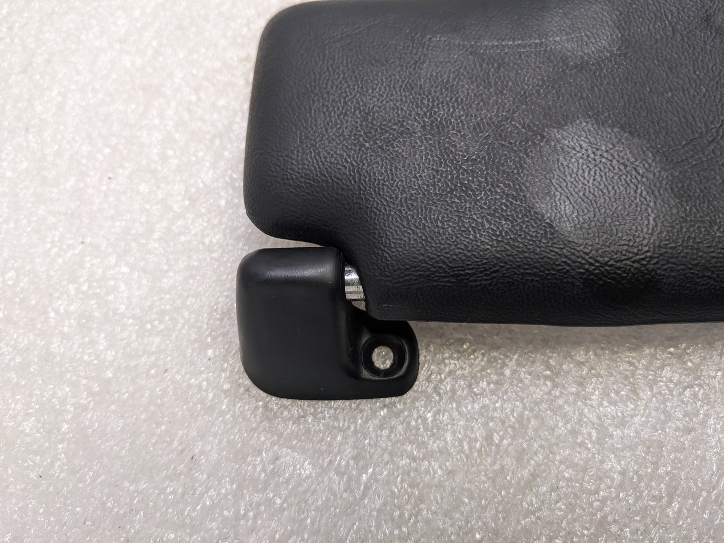 PORSCHE 96473103142/43 SUN VISOR BLACK FOR 1993-1995 968 BASE CONVERTIBLE RIGHT SIDE USED R24T5