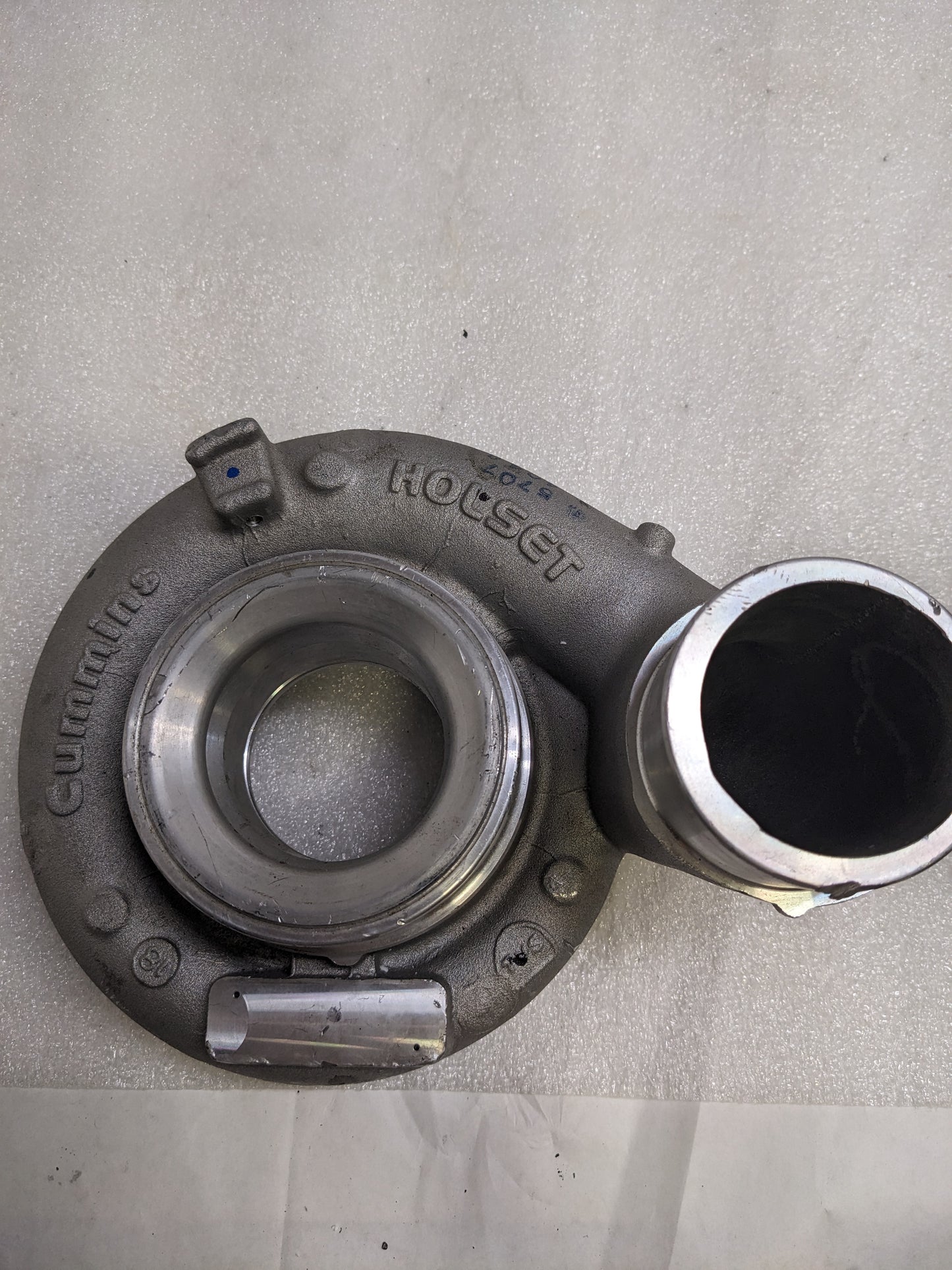 CUMMINS 3770133 COMPRESSOR HOUSING NEW R27