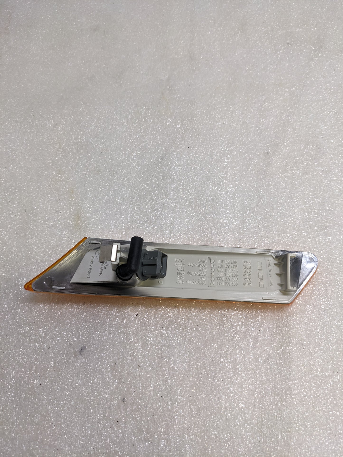 PORSCHE 99763103802 SIDE MARKER LIGHT FOR 2005-2013 997 NEW R23T2