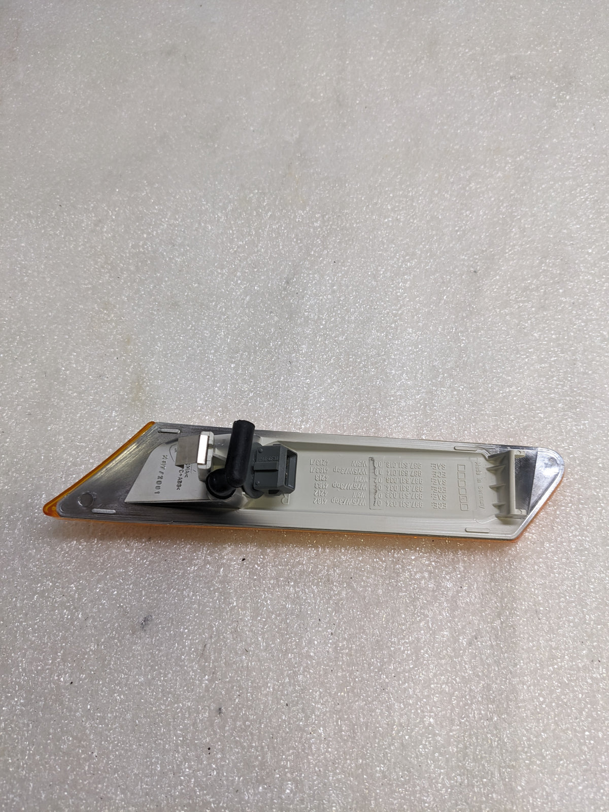PORSCHE 99763103802 SIDE MARKER LIGHT FOR 2005-2013 997 NEW R23T2