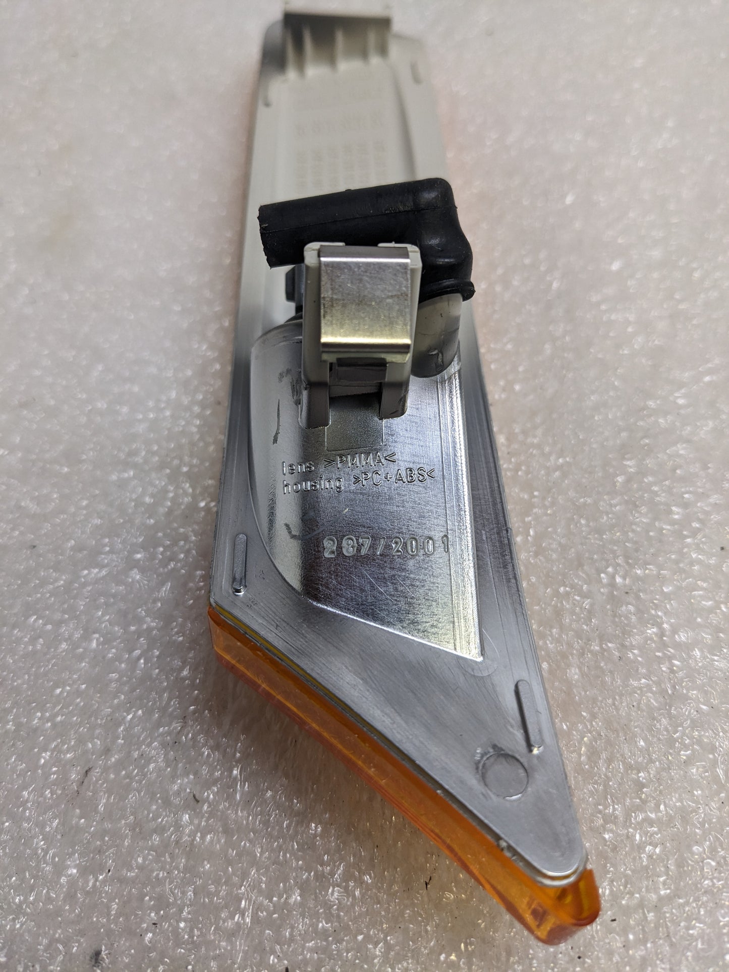 PORSCHE 99763103802 SIDE MARKER LIGHT FOR 2005-2013 997 NEW R23T2