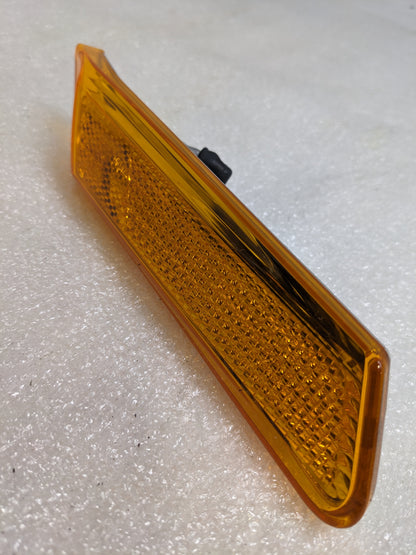 PORSCHE 99763103802 SIDE MARKER LIGHT FOR 2005-2013 997 NEW R23T2