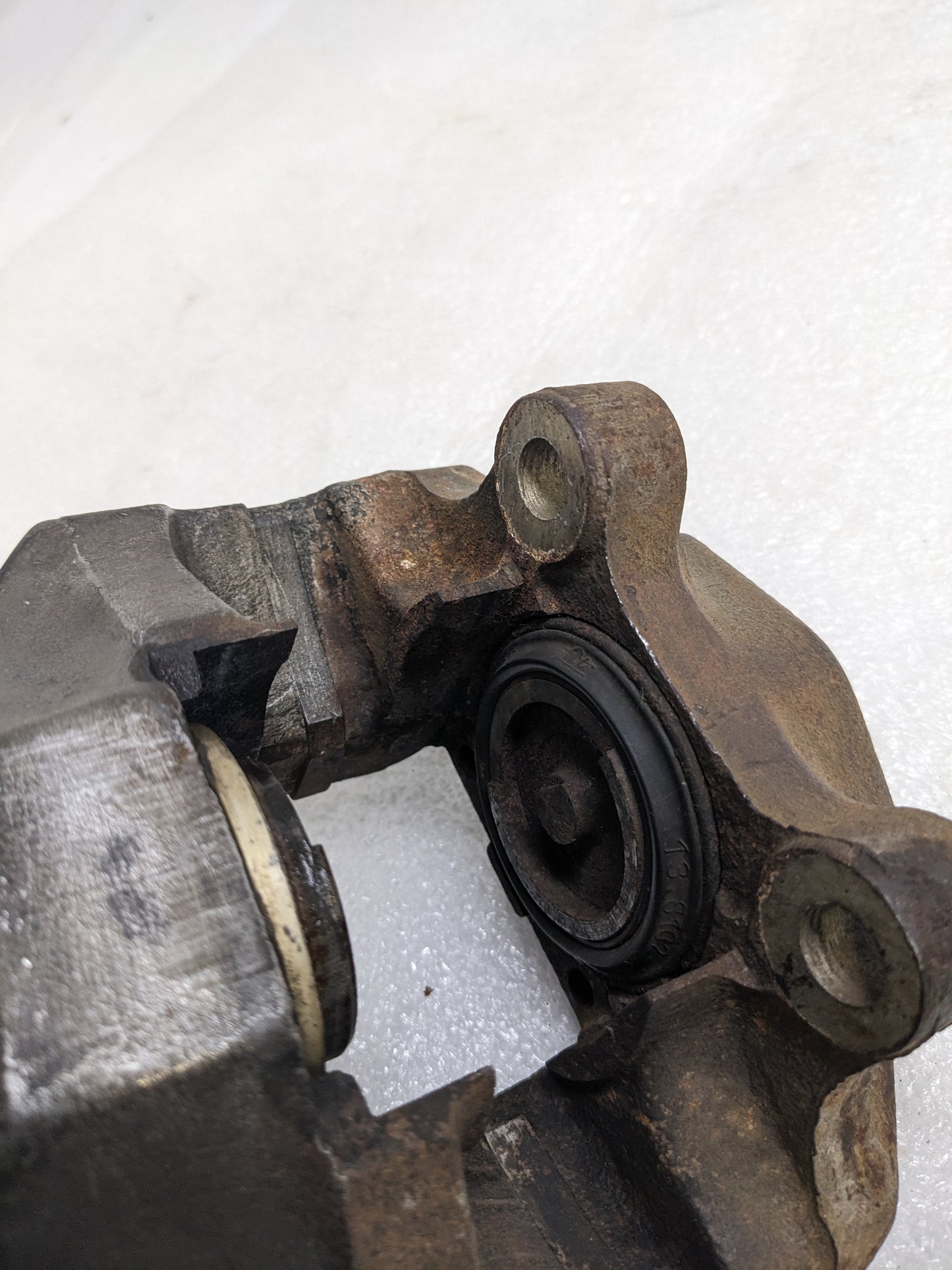 ATE W01331598846 FRONT RIGHT BRAKE CALIPER FOR 1970-1971 PORSCHE 914 USED R27