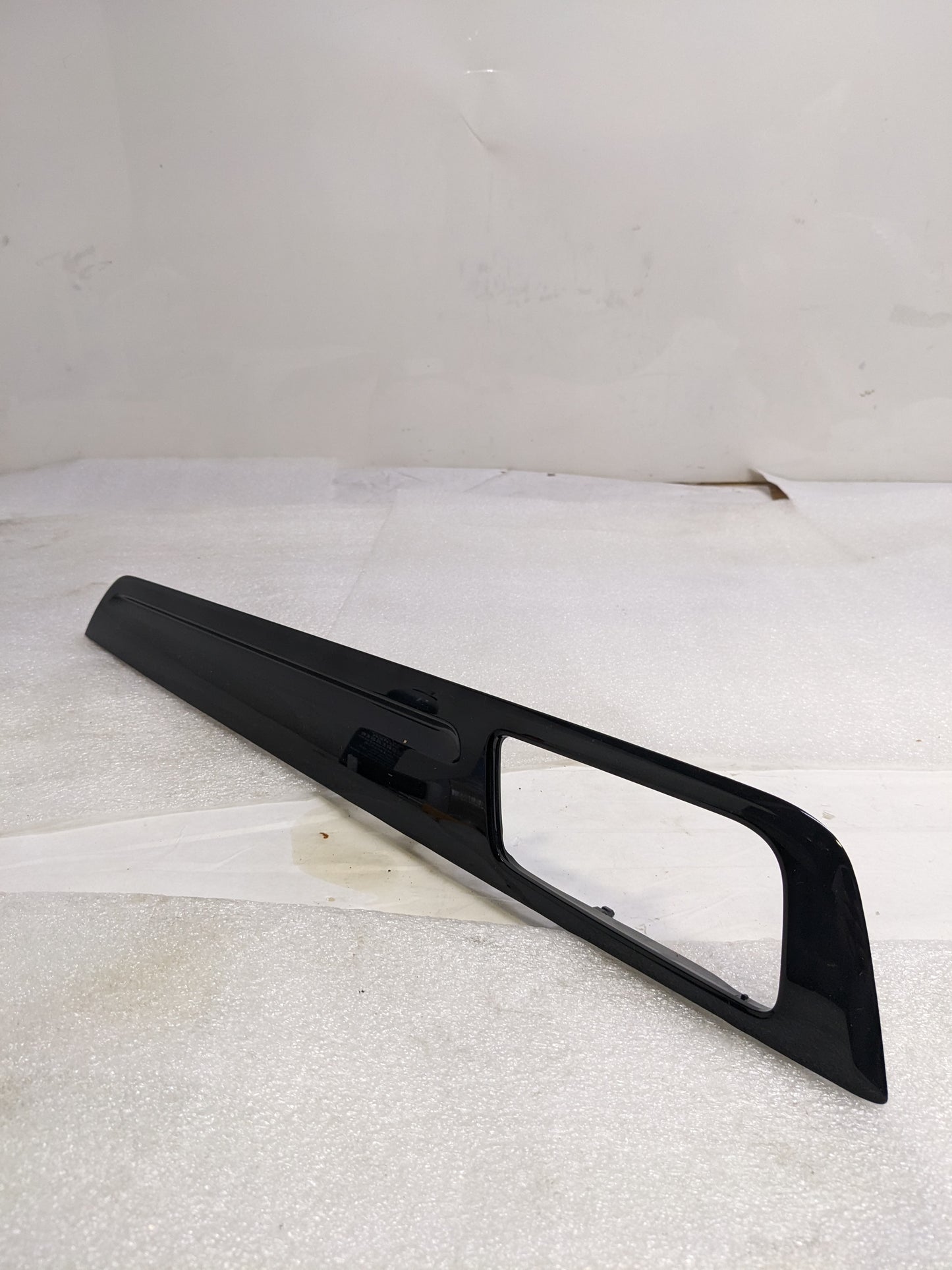 PORSCHE 9Y0-867-102-L-OV3 LOWER MOLDING FOR 2019-2023 CAYENNE NEW R21