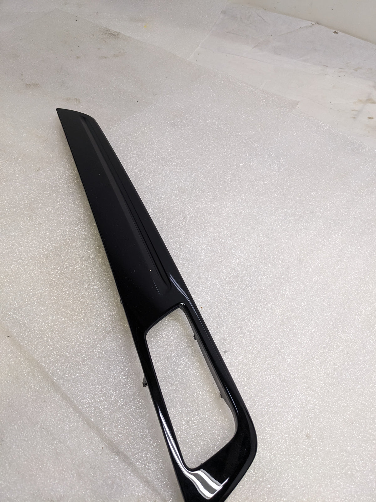 PORSCHE 9Y0-867-102-L-OV3 LOWER MOLDING FOR 2019-2023 CAYENNE NEW R21