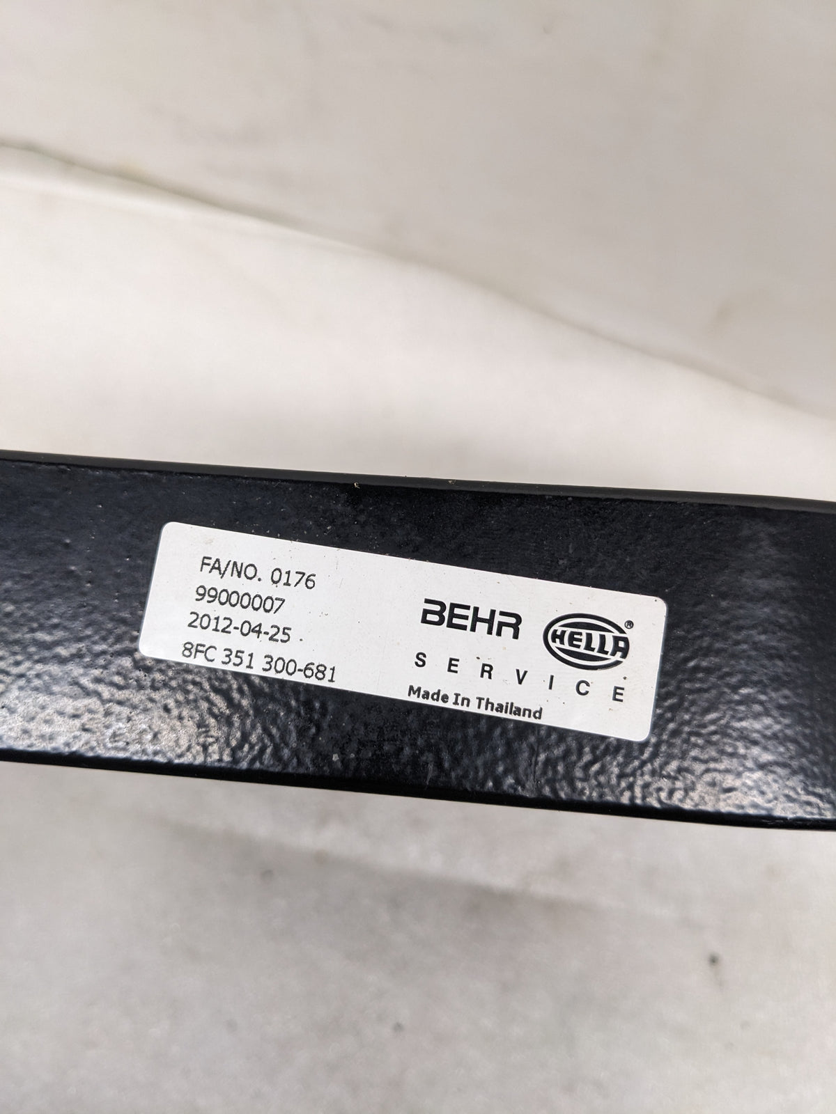 PORSCHE 99357301102 FRONT A/C CONDENSER BEHR HELLA SERVICE FOR 89-98 911 T/C USED R25