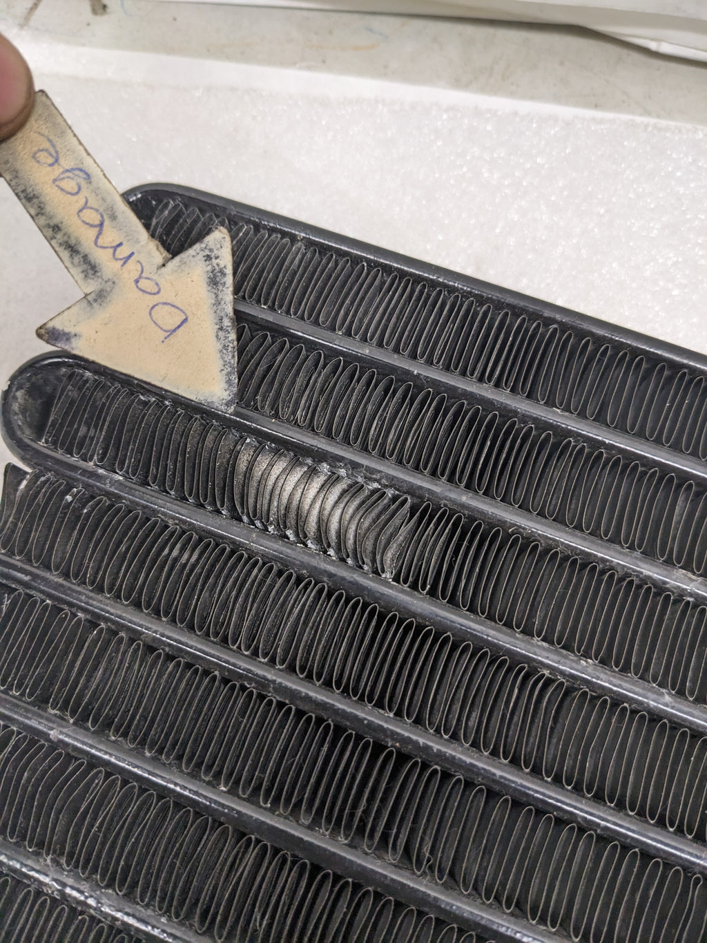 PORSCHE 99357301102 FRONT A/C CONDENSER BEHR HELLA SERVICE FOR 89-98 911 T/C USED R25