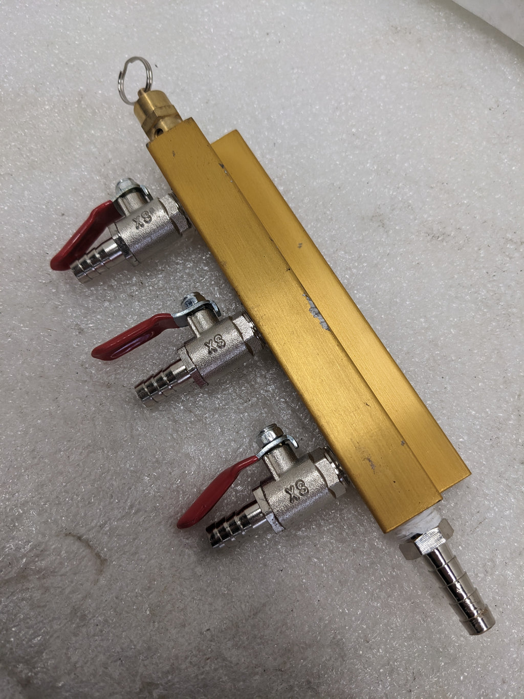 UNBRANDED 3-WAY AIR MANIFOLD NEW R30T1