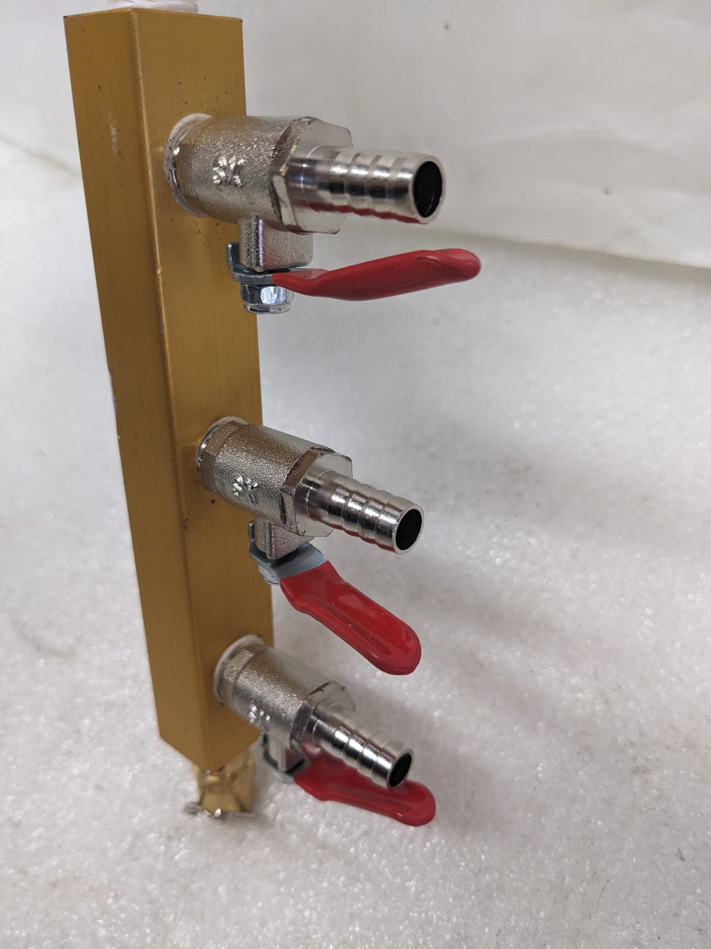 UNBRANDED 3-WAY AIR MANIFOLD NEW R30T1