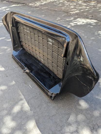 DAMAGED PORSCHE REAR SPOILER WING & GRILLE ASSEMBLY BLACK FOR 95-98 993 USED B2