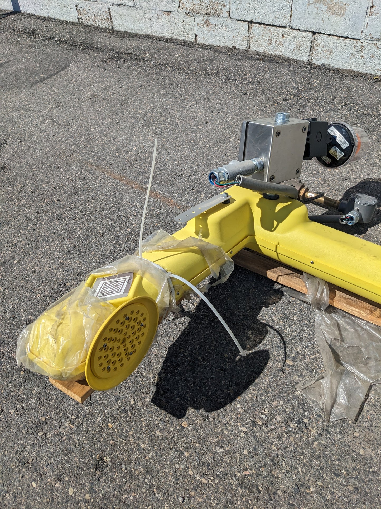 ACORN SAFETY S1360-HT EMERGENCY SHOWER HEAT TRACED TOP/BOTTOM INLET NEW B2