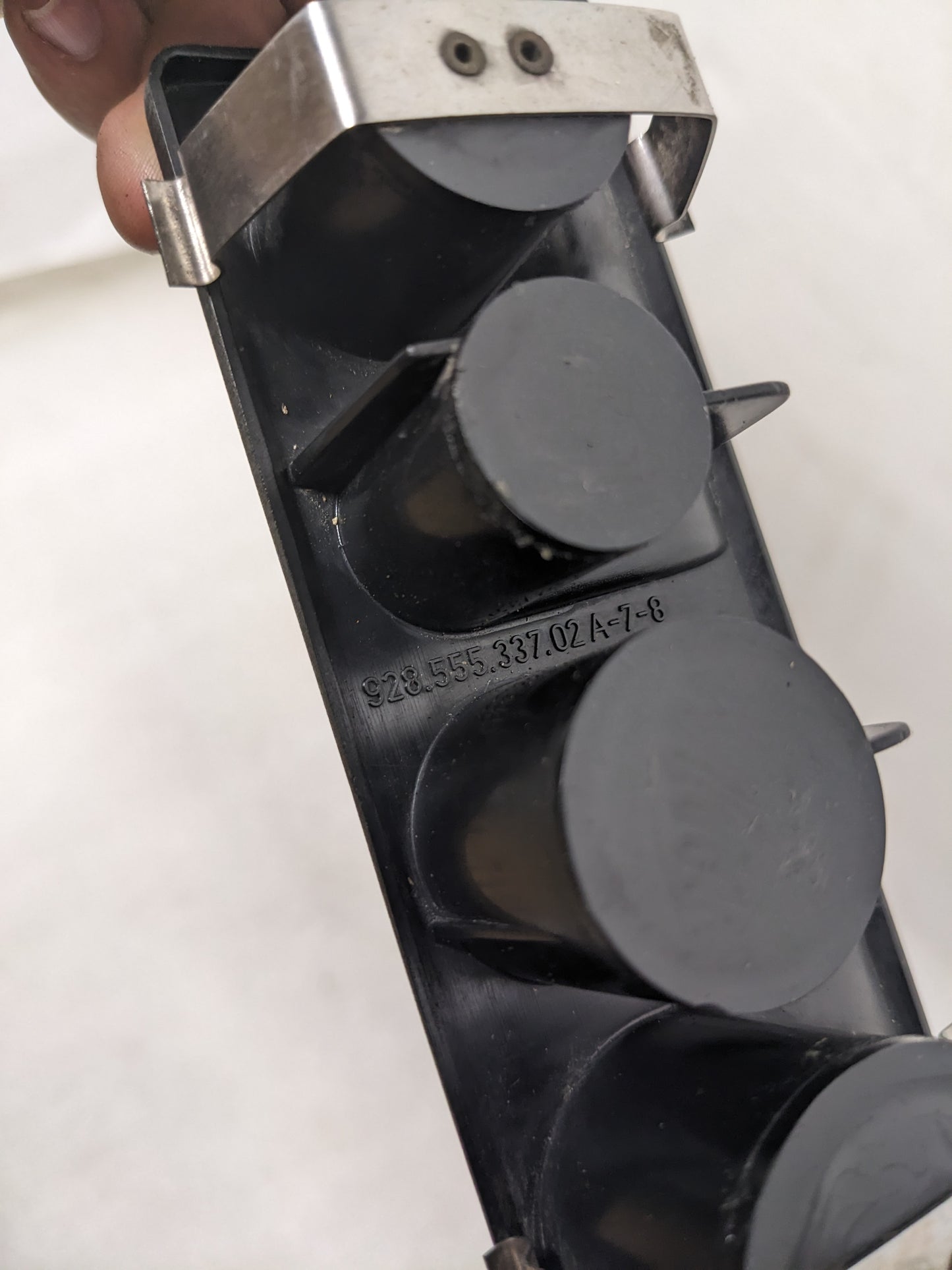 PORSCHE 92855533702 FRONT COIN HOLDER FOR 93-95 PORSCHE 928 GTS USED #1 R20T8