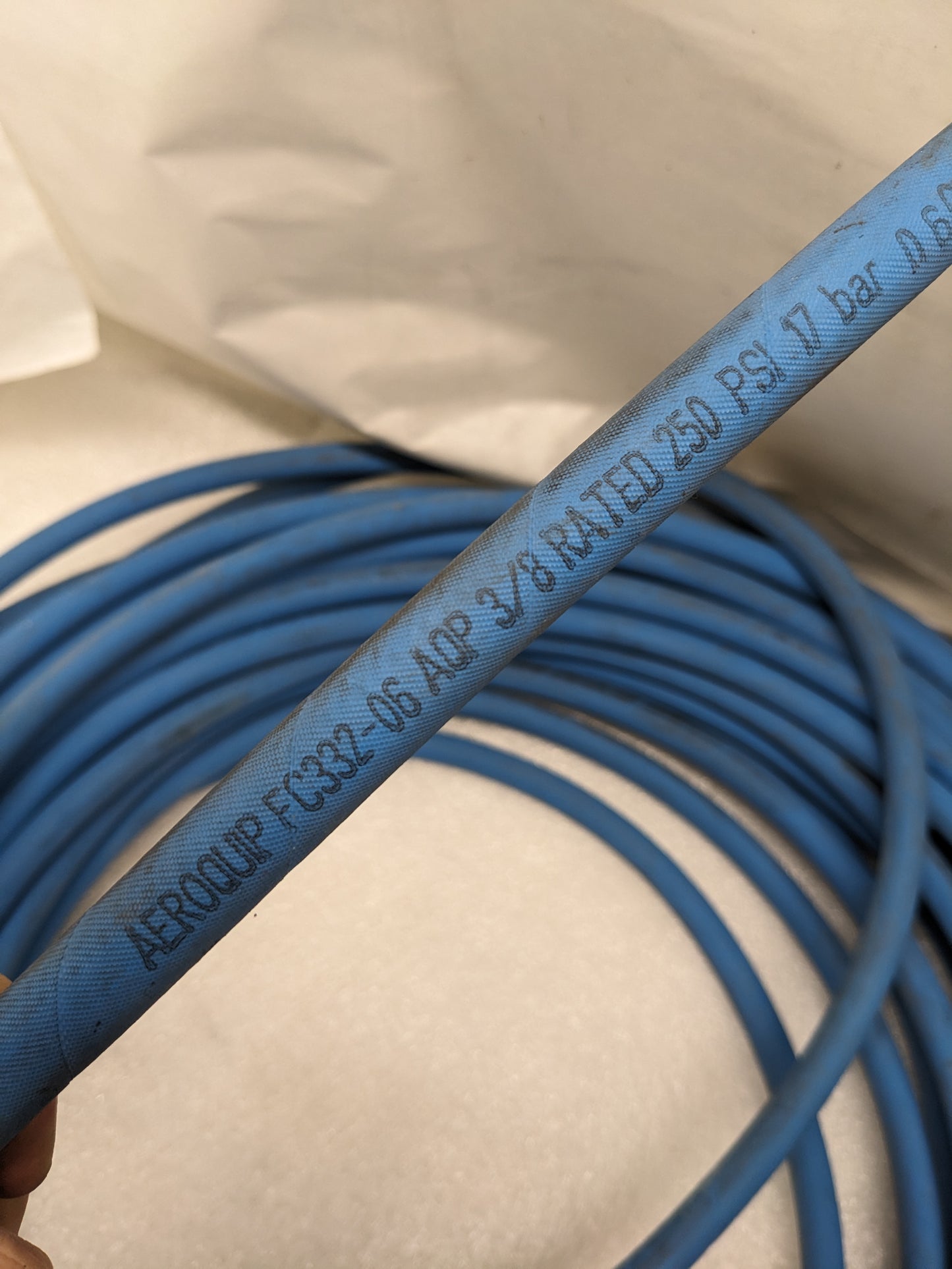 AEROQUIP FC332-06 AQP 110' SOCKETLESS TEXTILE BRAID HOSE 3/8" ID BLUE NEW R17