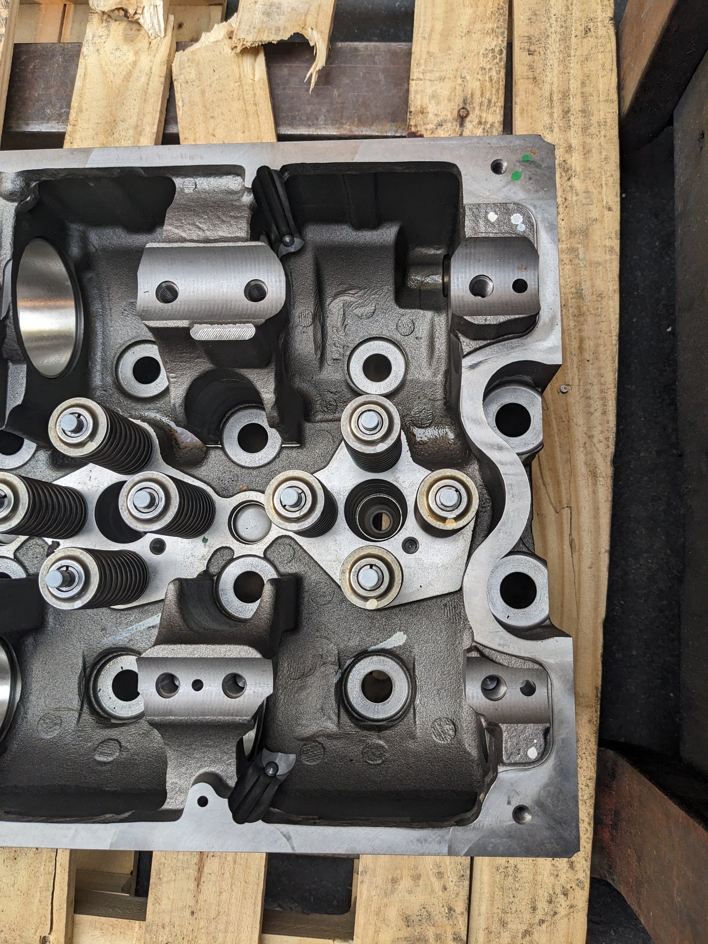 CUMMINS CYLINDER HEAD 24-VALVE FOR DUAL CAM ISX/QSX ENGINES NEW S-343