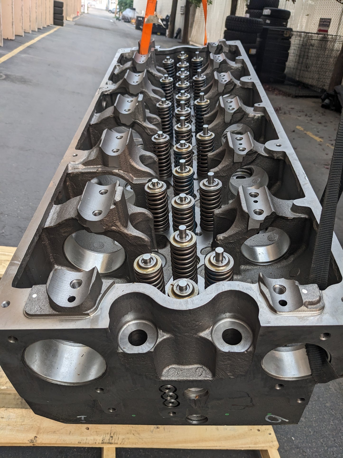 CUMMINS CYLINDER HEAD 24-VALVE FOR DUAL CAM ISX/QSX ENGINES NEW S-343