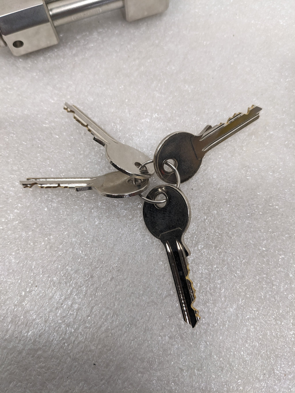 UNITED RENTALS KEYED UNIT LOCK (2-PACK) SILVER W/ 4 KEYS PER LOCK NEW R13