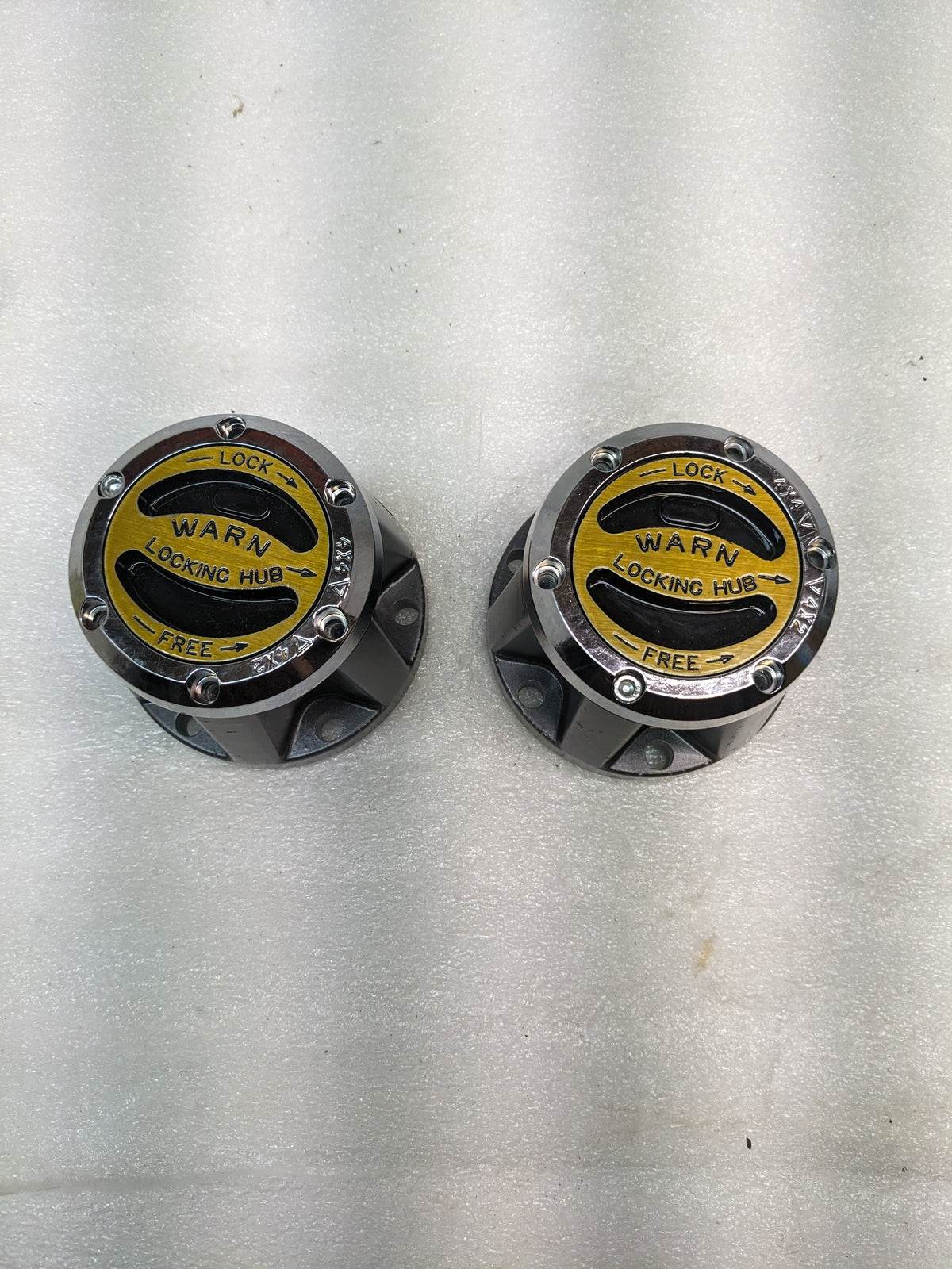 WARN 28761  SET OF TWO FORD PREMIUM HUBS 26 SPLINE FOR 1986-1993 TOYOTA 4RUNNER NEW R6TE