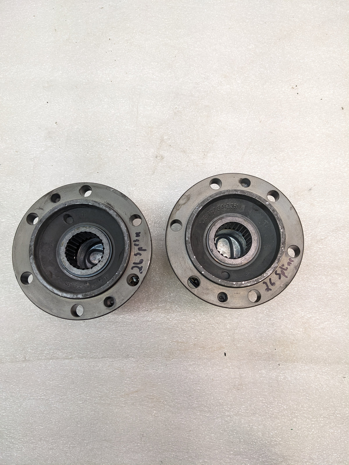 WARN 28761  SET OF TWO FORD PREMIUM HUBS 26 SPLINE FOR 1986-1993 TOYOTA 4RUNNER NEW R6TE