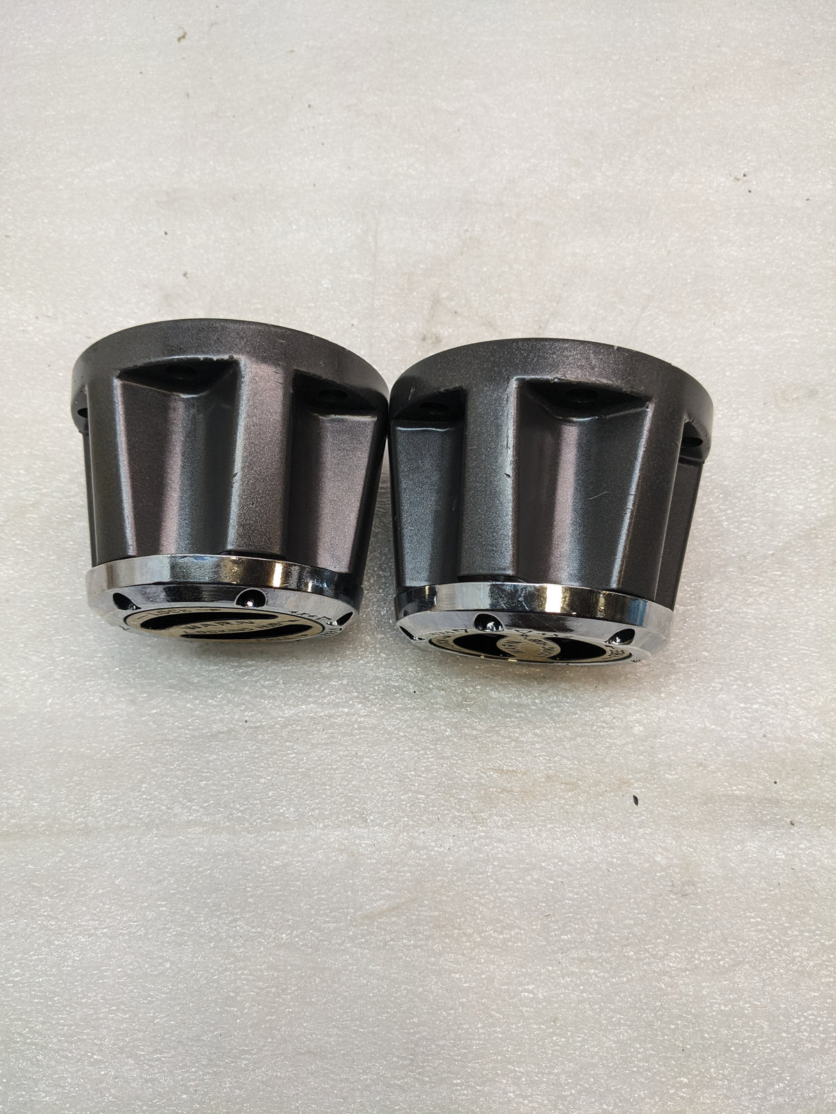 WARN 28761  SET OF TWO FORD PREMIUM HUBS 26 SPLINE FOR 1986-1993 TOYOTA 4RUNNER NEW R6TE