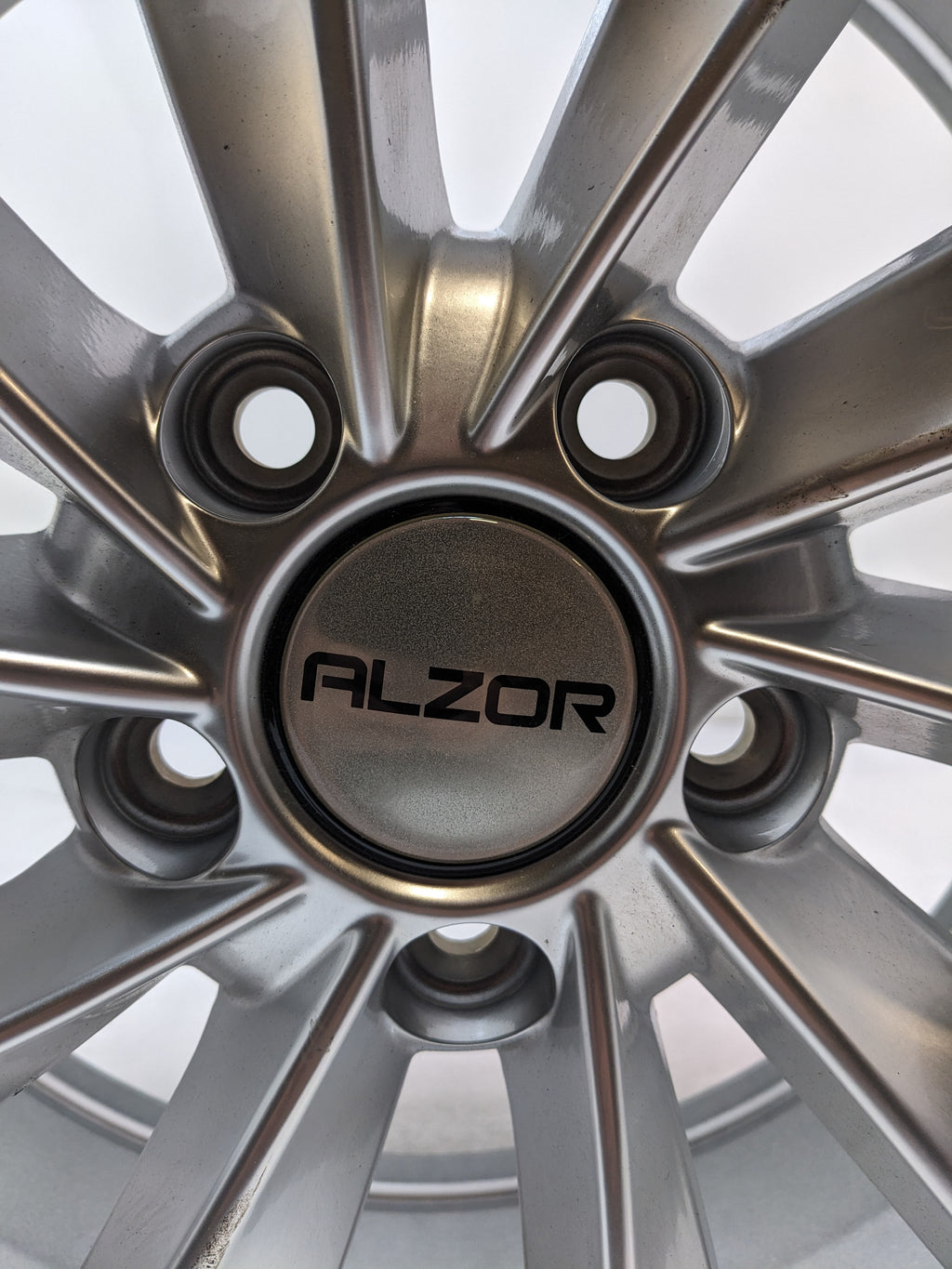 ALZOR ES2143209 STYLE 621 WHEEL 18X8" 5X112 48MM HYPER SILVER NEW B2
