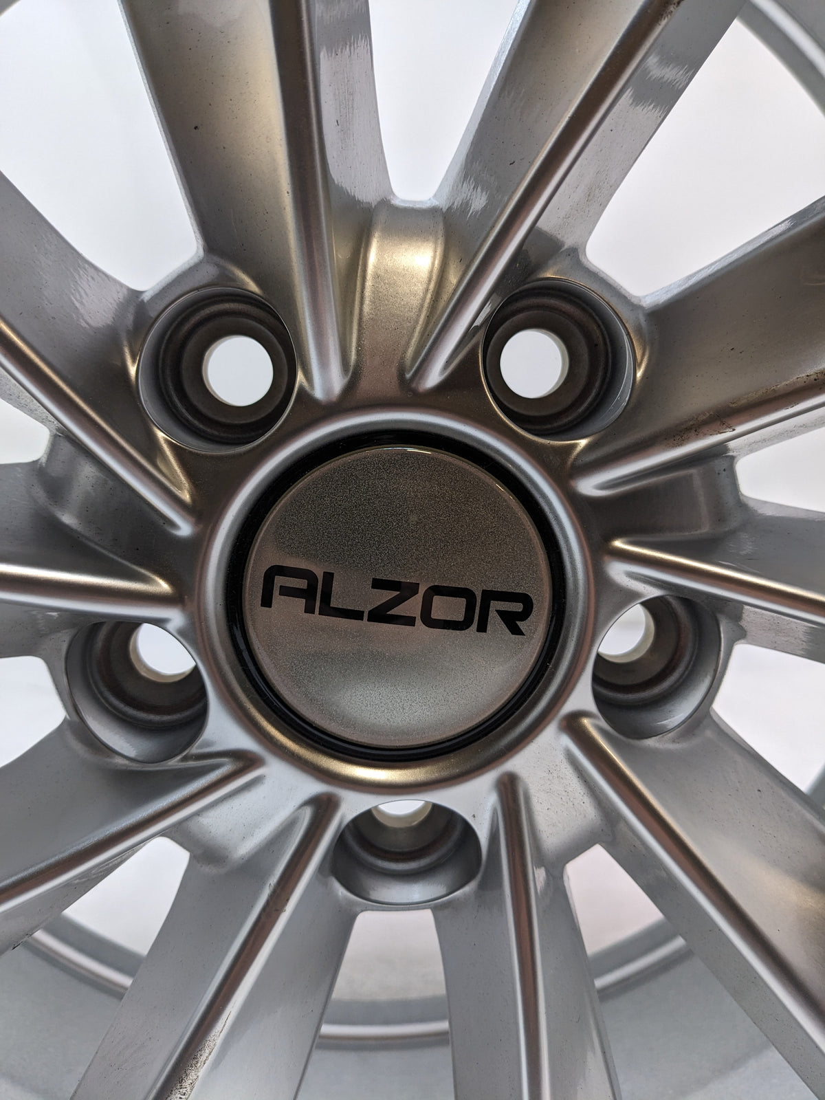 ALZOR ES2143209 STYLE 621 WHEEL 18X8" 5X112 48MM HYPER SILVER NEW B2