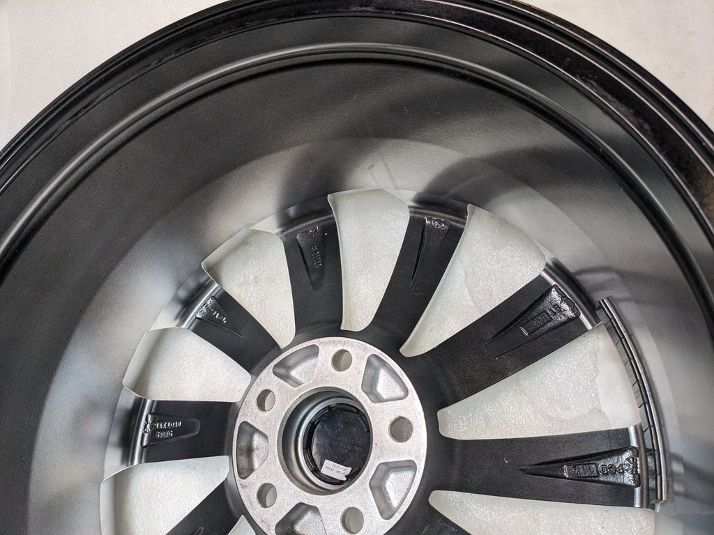 ALZOR ES2143209 STYLE 621 WHEEL 18X8" 5X112 48MM HYPER SILVER NEW B2