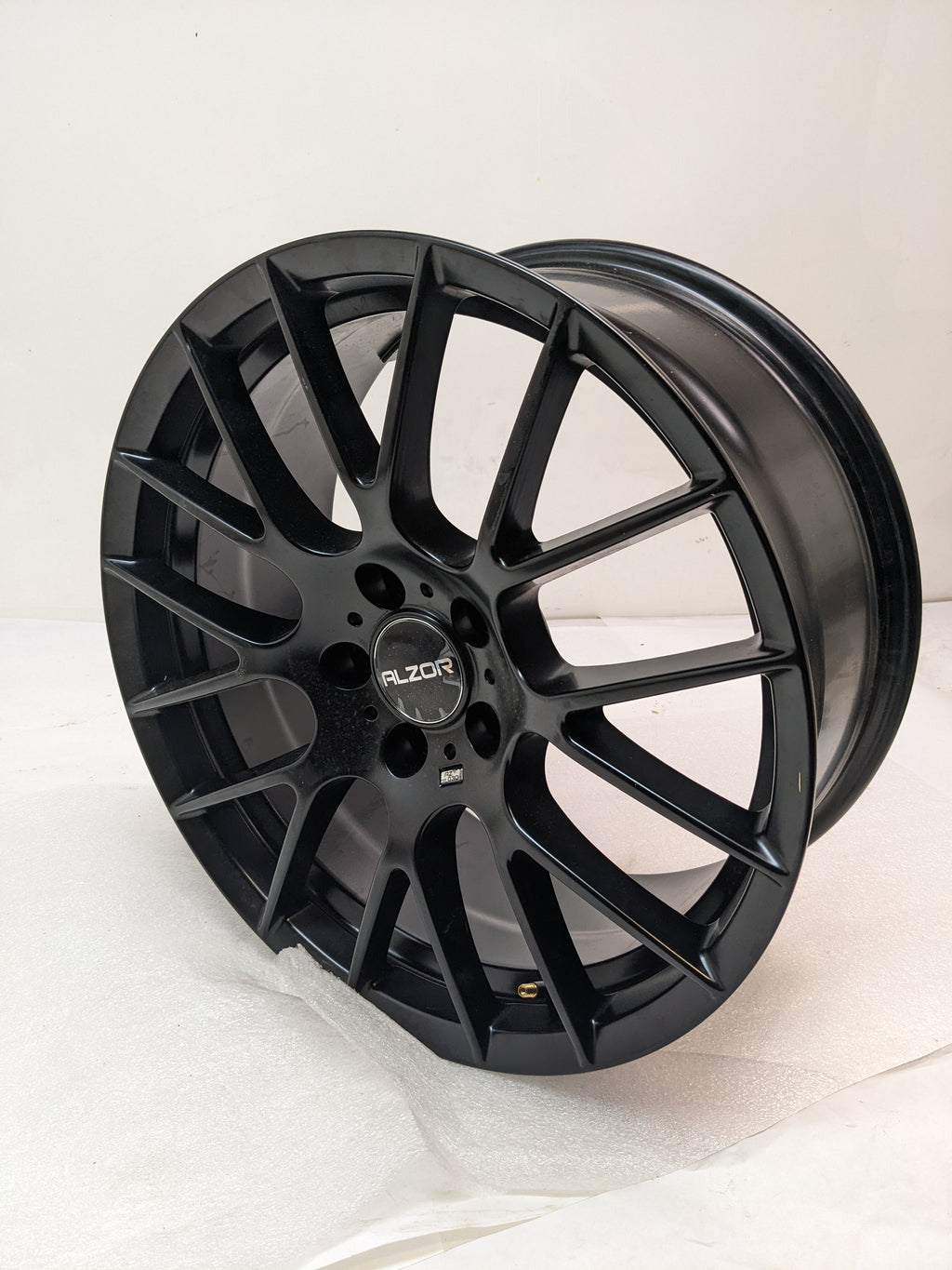ALZOR ES3173681 STYLE 030 WHEEL 18X8" 5X112 35MM GLOSS BLACK NEW B2