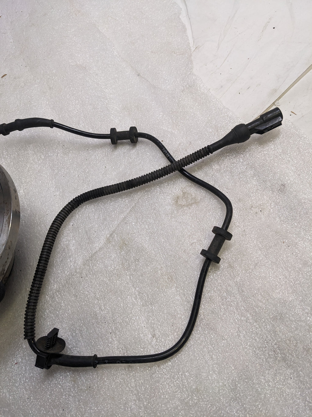 SKF BR930424 WHEEL BEARING AND HUG ASSEMBLY FRONT NEW R6TE