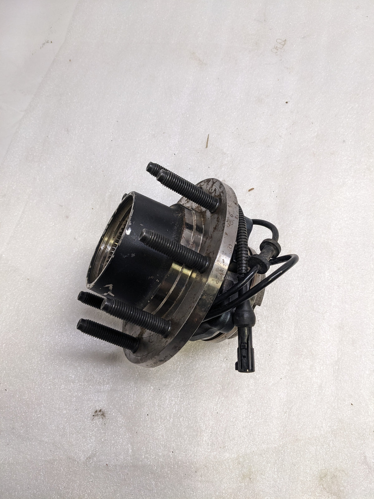 SKF BR930424 WHEEL BEARING AND HUG ASSEMBLY FRONT NEW R6TE